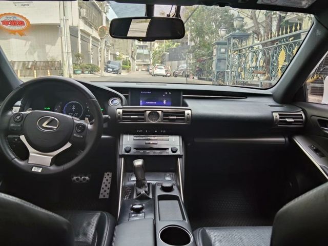 Lexus IS  第10張相片
