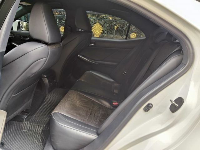 Lexus IS  第12張相片