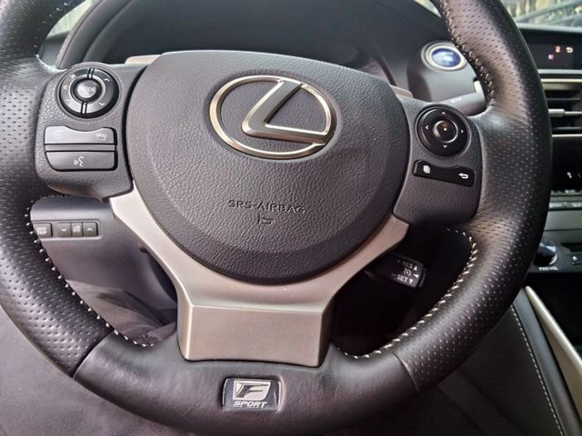 Lexus IS  第14張相片