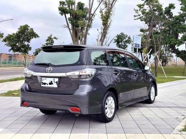 Toyota Wish  第8張相片