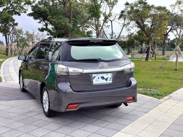 Toyota Wish  第9張相片