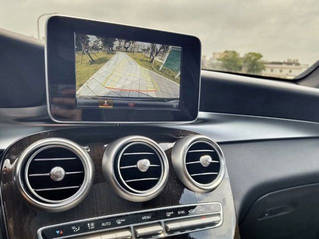 2019 M-Benz GLC 300 4MATIC  第1張相片