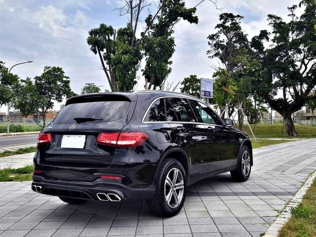 2019 M-Benz GLC 300 4MATIC  第8張相片