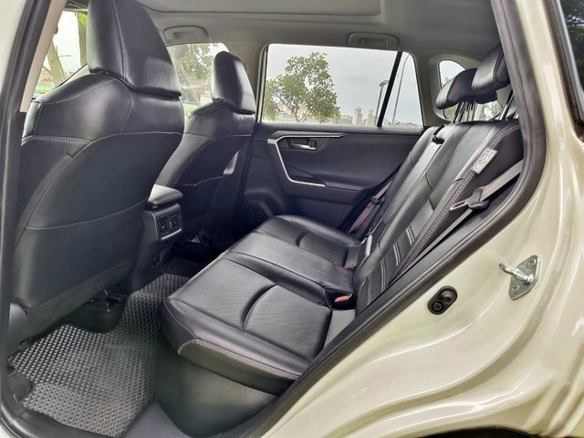 2019 Toyota RAV4 2.5 Hybrid旗艦  第10張相片