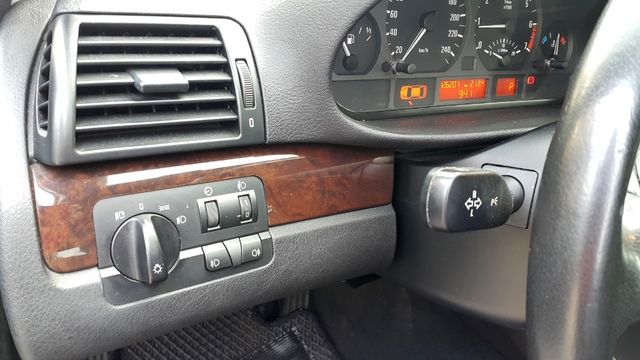 BMW寶馬 318I  第15張相片