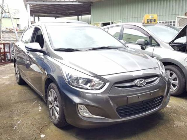 HYUNDAI現代 VERNA  第3張相片