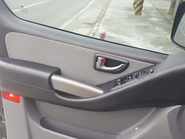 HYUNDAI現代 STAREX  第19張相片