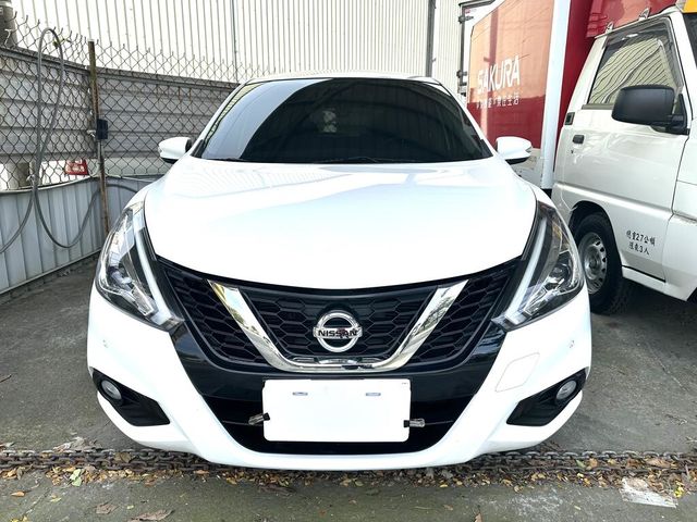 NISSAN日產 TIIDA  第3張相片