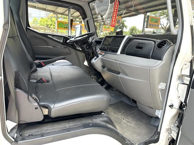 MITSUBISHI三菱 CANTER  第4張相片