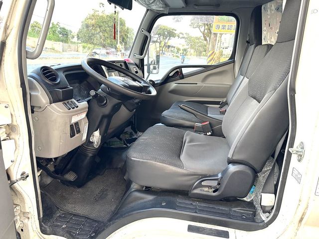 MITSUBISHI三菱 CANTER  第8張相片