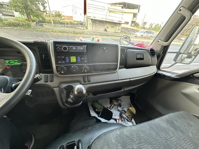 MITSUBISHI三菱 CANTER  第10張相片