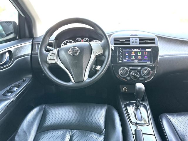 NISSAN日產 TIIDA  第10張相片