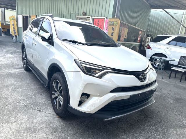TOYOTA豐田 RAV4  第3張相片