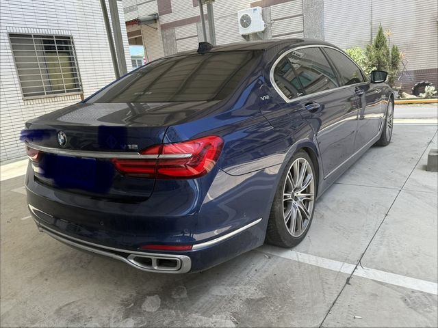 BMW寶馬 760LI  第2張相片