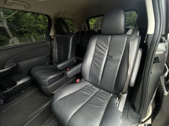 TOYOTA豐田 PREVIA  第6張相片