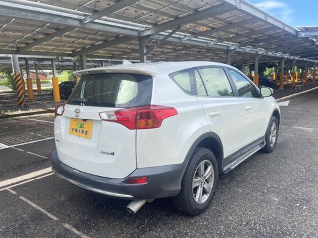 TOYOTA豐田 RAV4  第2張相片