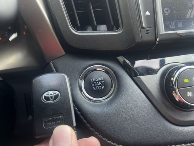 TOYOTA豐田 RAV4  第13張相片