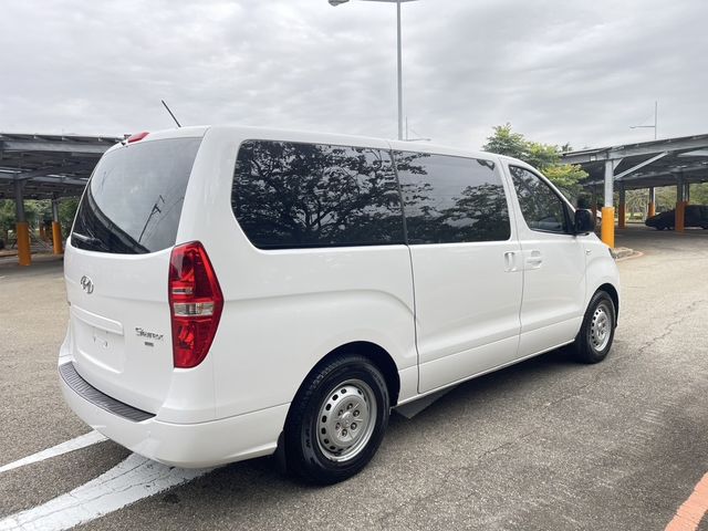 HYUNDAI現代 STAREX  第2張相片