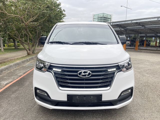 HYUNDAI現代 STAREX  第3張相片