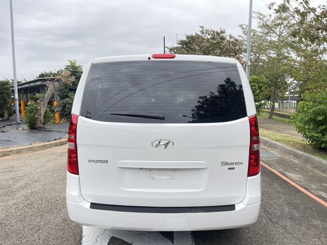 HYUNDAI現代 STAREX  第4張相片
