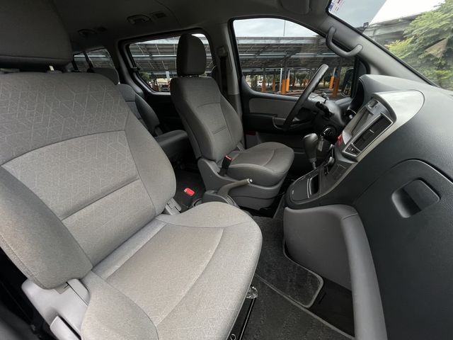 HYUNDAI現代 STAREX  第9張相片