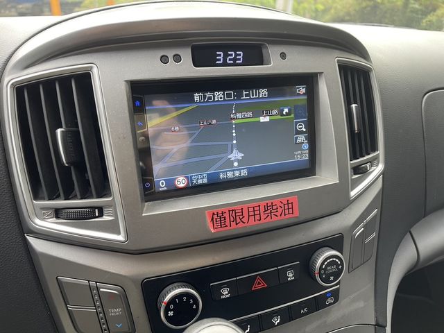 HYUNDAI現代 STAREX  第13張相片