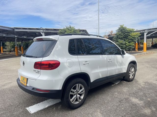VOLKSWAGEN福斯 TIGUAN  第2張相片