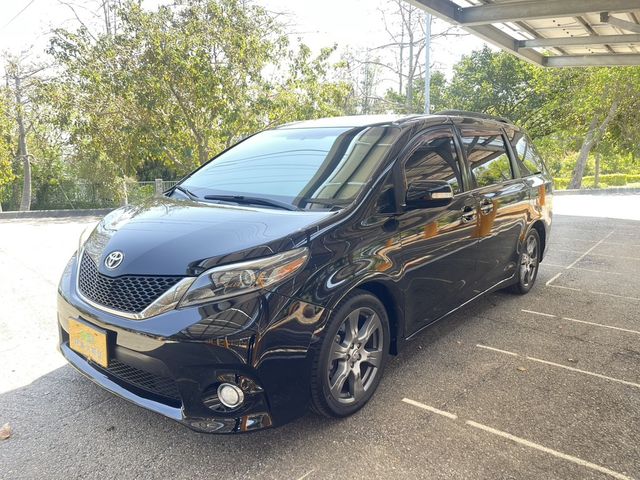 TOYOTA豐田 SIENNA  第1張相片