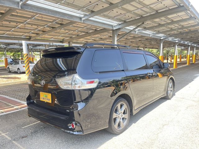 TOYOTA豐田 SIENNA  第2張相片