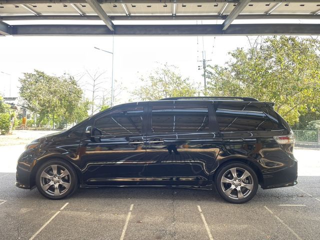 TOYOTA豐田 SIENNA  第14張相片