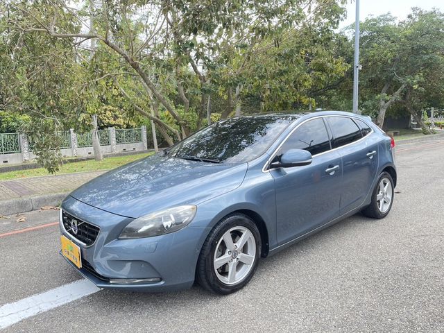 VOLVO富豪 V40  第1張相片