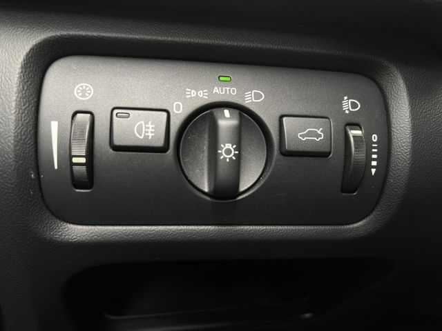 VOLVO富豪 V40  第10張相片