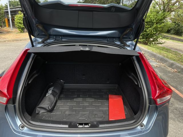 VOLVO富豪 V40  第15張相片