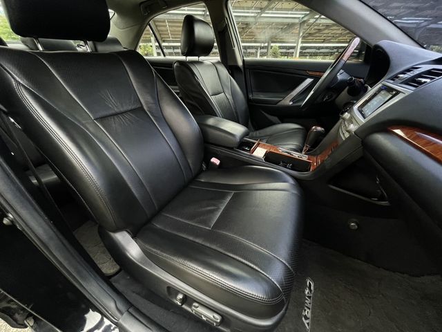 TOYOTA豐田 CAMRY  第7張相片