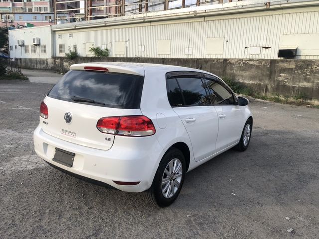 VOLKSWAGEN福斯 GOLF  第2張相片