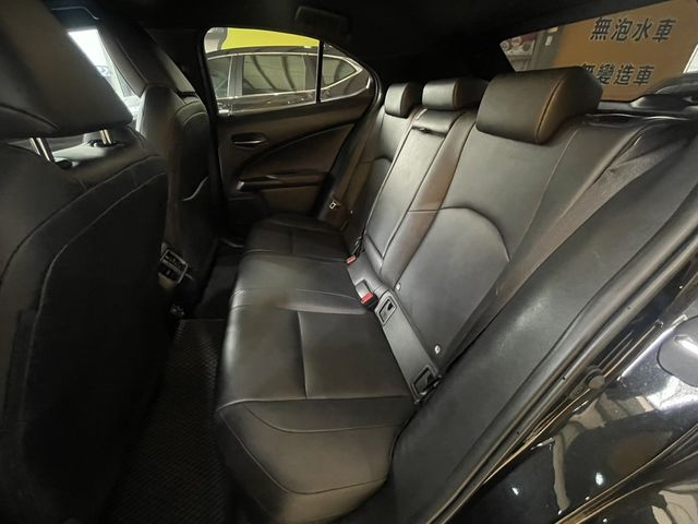 LEXUS凌志 UX200  第6張相片