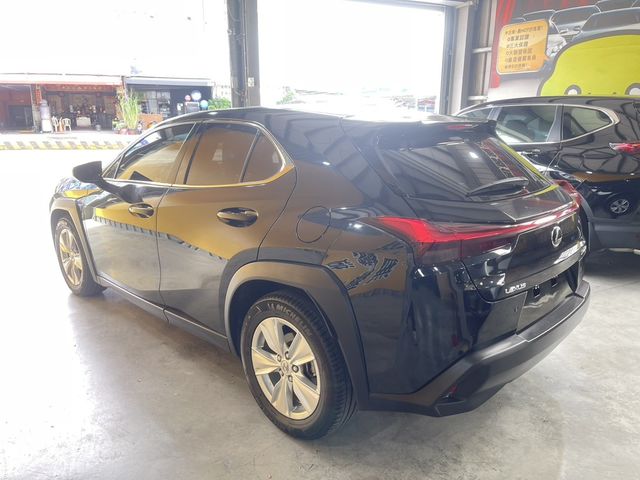 LEXUS凌志 UX200  第16張相片