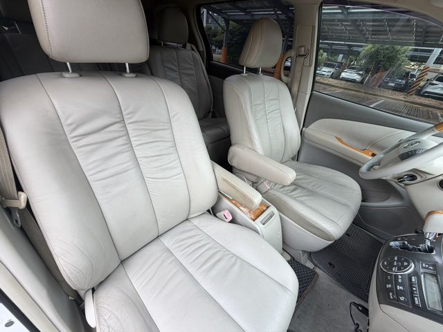 TOYOTA豐田 PREVIA  第8張相片