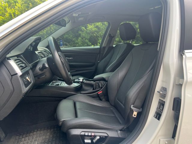 BMW寶馬 318I  第6張相片