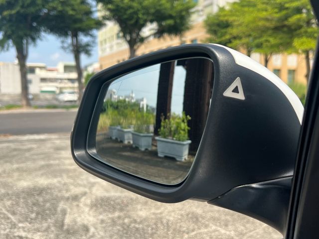 BMW寶馬 318I  第13張相片