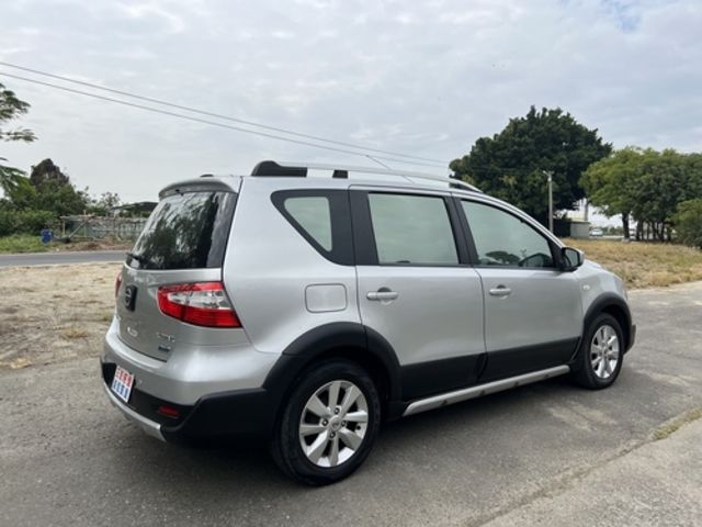 NISSAN日產 LIVINA  第3張相片