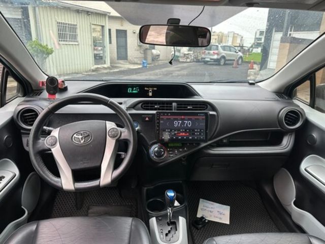 TOYOTA豐田 PRIUS C  第5張相片