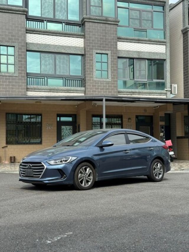 HYUNDAI現代 ELANTRA  第1張相片