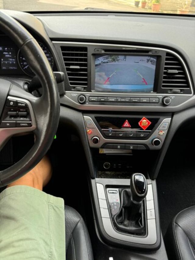 HYUNDAI現代 ELANTRA  第7張相片