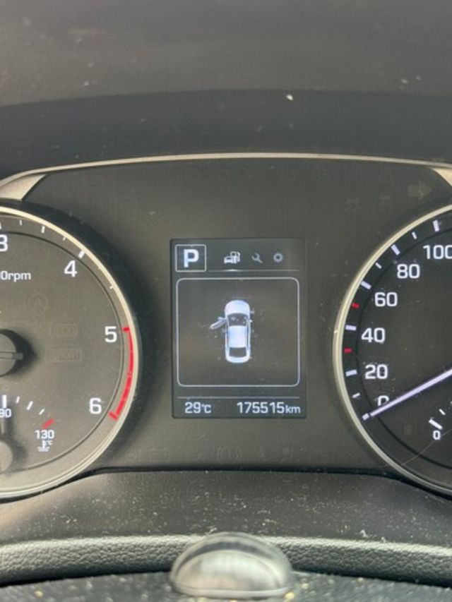 HYUNDAI現代 ELANTRA  第10張相片