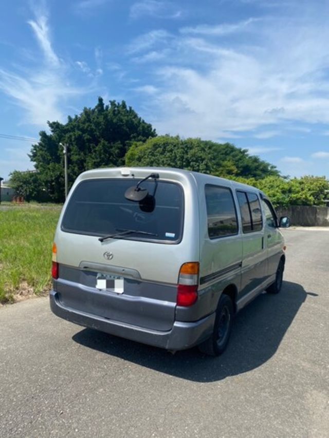 TOYOTA豐田 HIACE  第2張相片