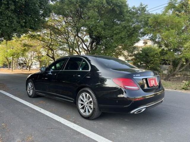 M-BENZ賓士 E200  第2張相片
