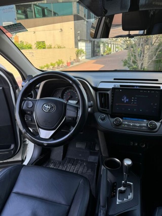 TOYOTA豐田 RAV4  第2張相片