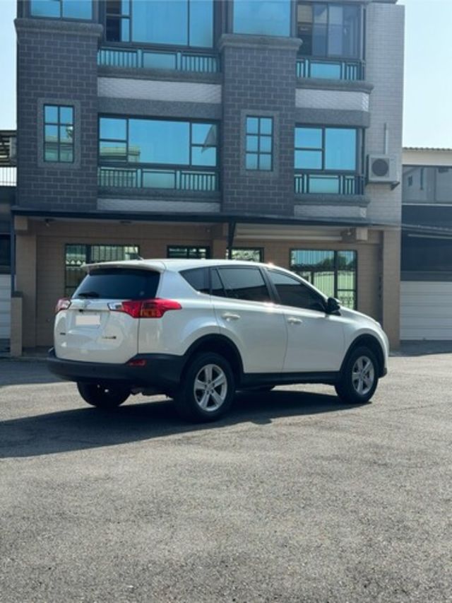 TOYOTA豐田 RAV4  第7張相片