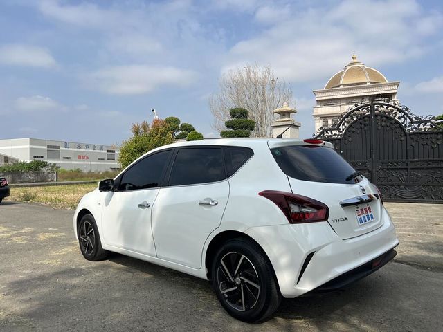 NISSAN日產 TIIDA  第3張相片